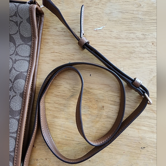 Coach Signature File Bag - Picture 5 of 5